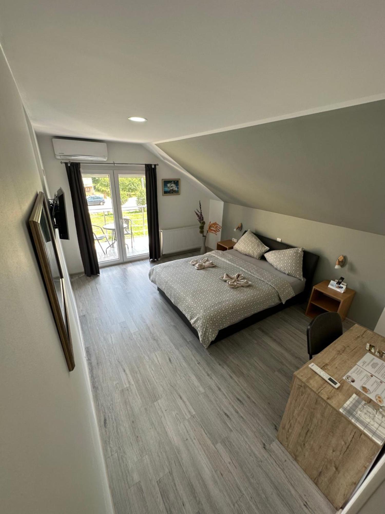 Sweet Dreams Home Korenica Exterior photo